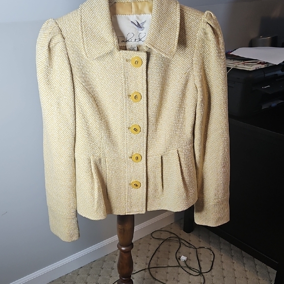 Tabitha Stylish Blazer - Picture 1 of 2
